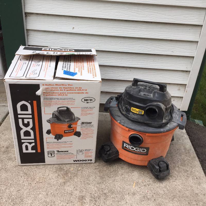 lot 3 image: Ridgid - 6 Gal Shop Vac