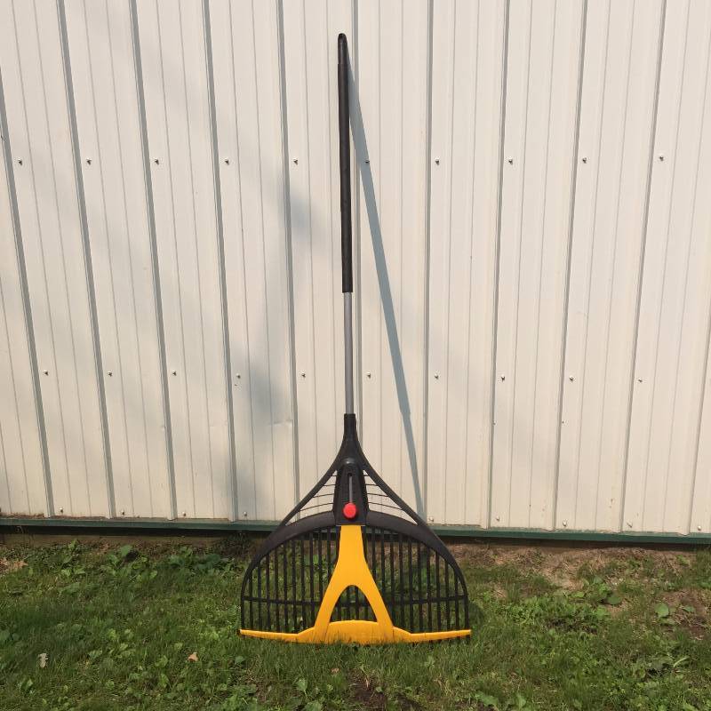 lot 8 image: Adjustable Rake