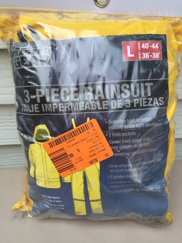 lot 12 image: 3pc Rain Suit - Size L