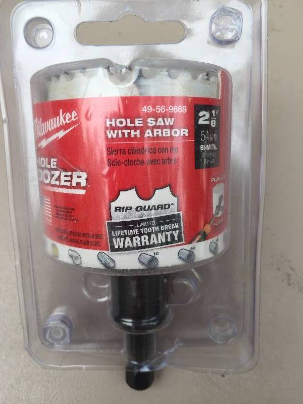lot 20 image: Milwaukee 2 18 Hole Saw