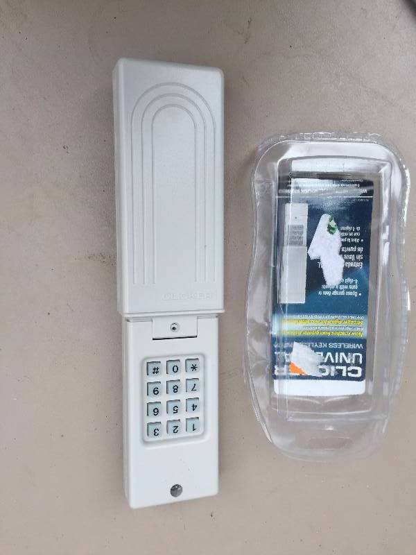 lot 22 image: Chamberlin Keyless Entry