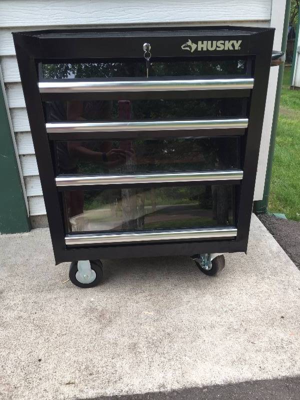 lot 41 image: Husky - 27 Clear View Tool Box