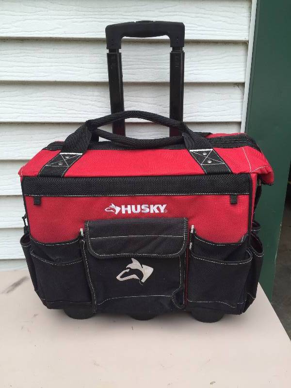 lot 50 image: Large Husky Tool Bag