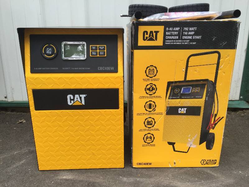 lot 7 image: Cat Battery Charger
