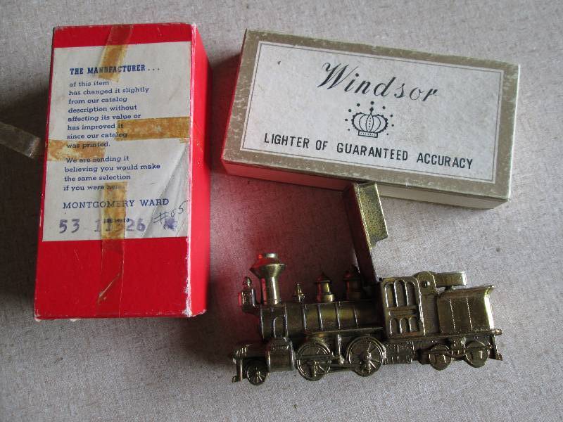 lot 9 image: Windsor train lighter...