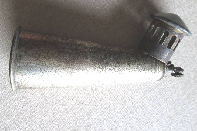 lot 10 image: Vintage lighthouse lighter...