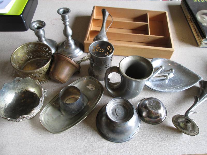 lot 17 image: Lot of matalware, some is silver pl...