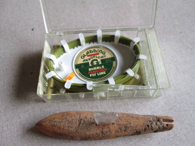 lot 18 image: Vintage floating fly fishing line i...