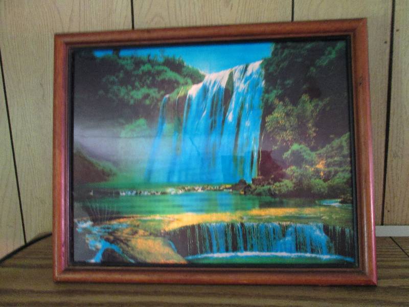 lot 26 image: Light up motion scene...