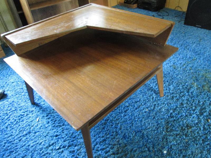 lot 33 image: Vintage coffee table 31 x 31 top a...