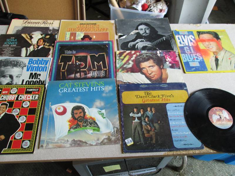 lot 59 image: Lot of classic vinyl records...