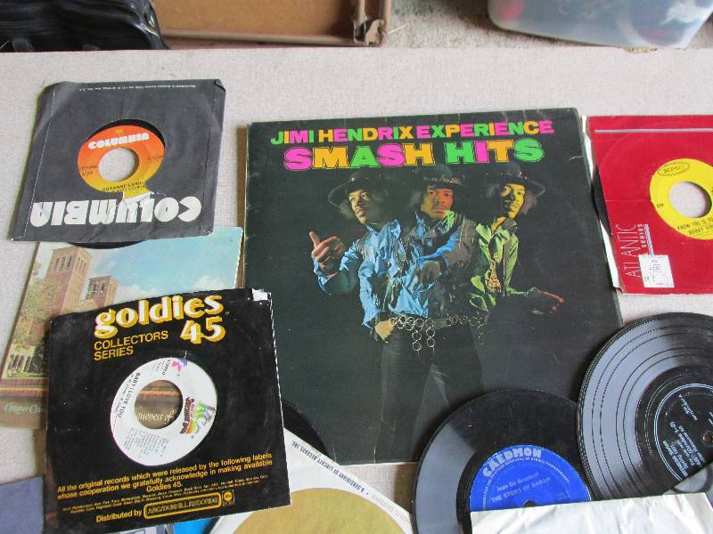 lot 62 image: Jimi Hendrix Experience smash hits ...