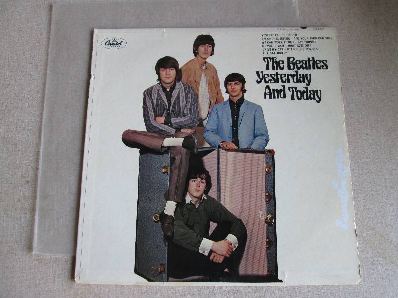 lot 104 image: The Beatles Yesterday and Today vin...