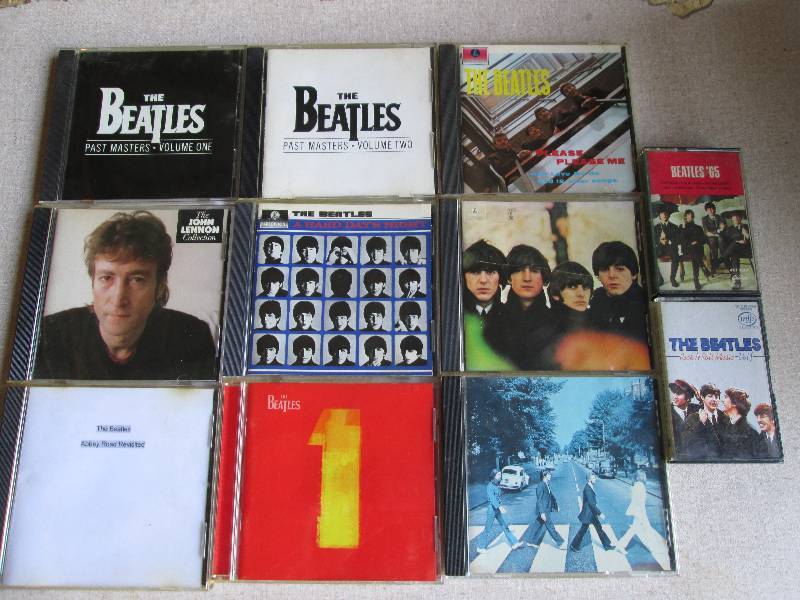 lot 106 image: Lot of Beatles CDs and tapes...