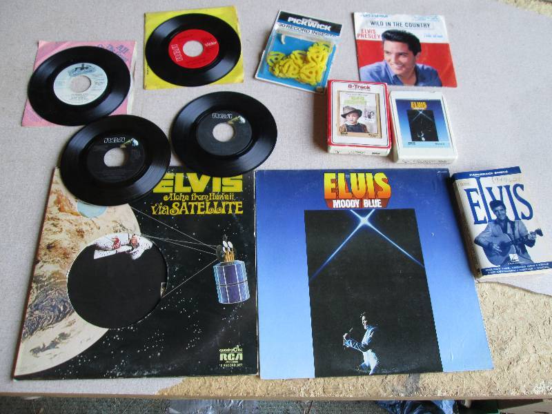 lot 120 image: Lot of Elvis music vinyl records an...