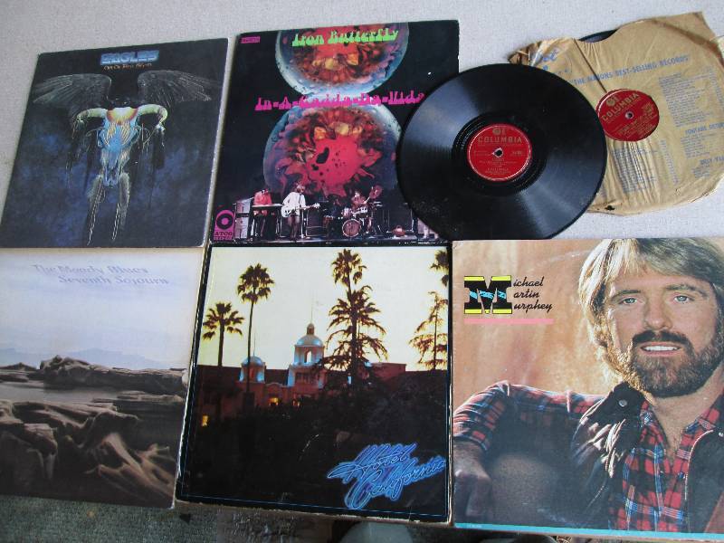 lot 122 image: Lot of vinyl records...