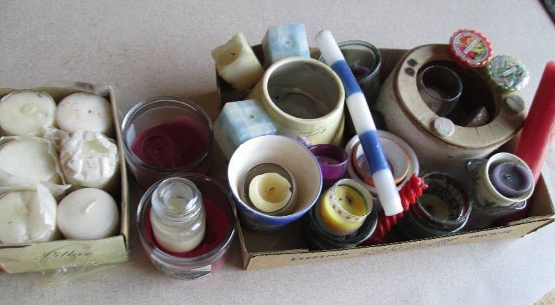 lot 124 image: Lot of assorted candles...