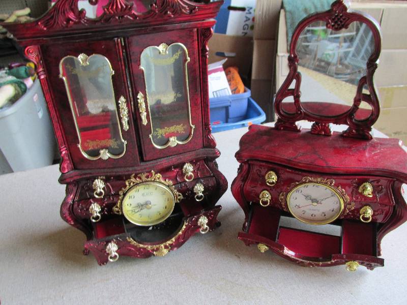 lot 136 image: 2 fancy jewelry boxes, both musical...