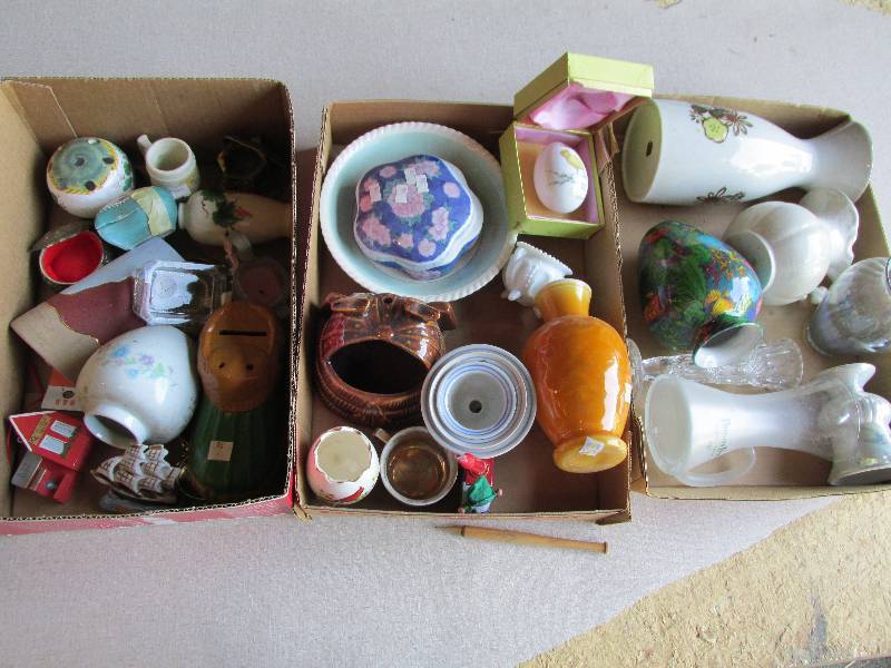 lot 147 image: Lot of assorted vintage glassware...