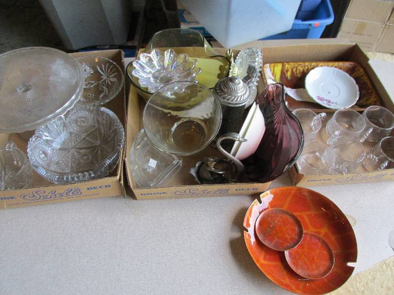lot 148 image: Lot of assorted vintage glassware...