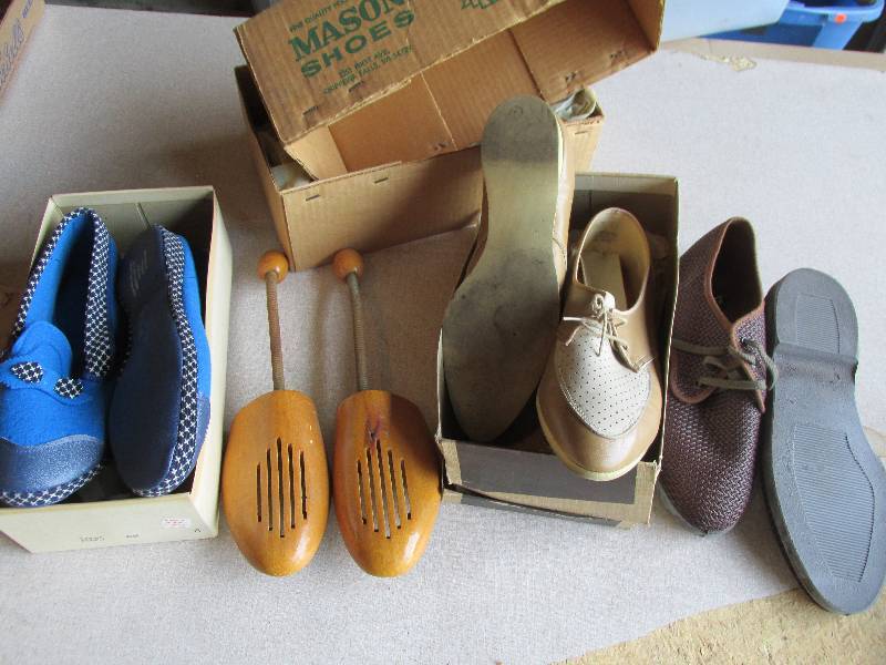 lot 156 image: Lot of vintage shoes, some new...