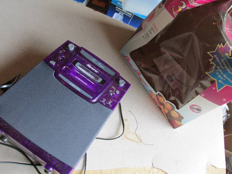 lot 165 image: Memorex Karoke machine...