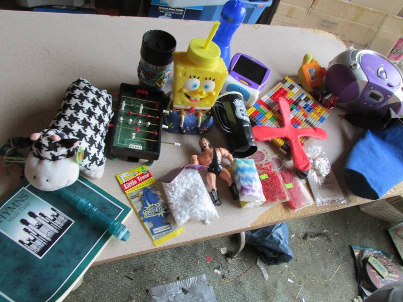 lot 166 image: Lot of assorted toys and games, bea...