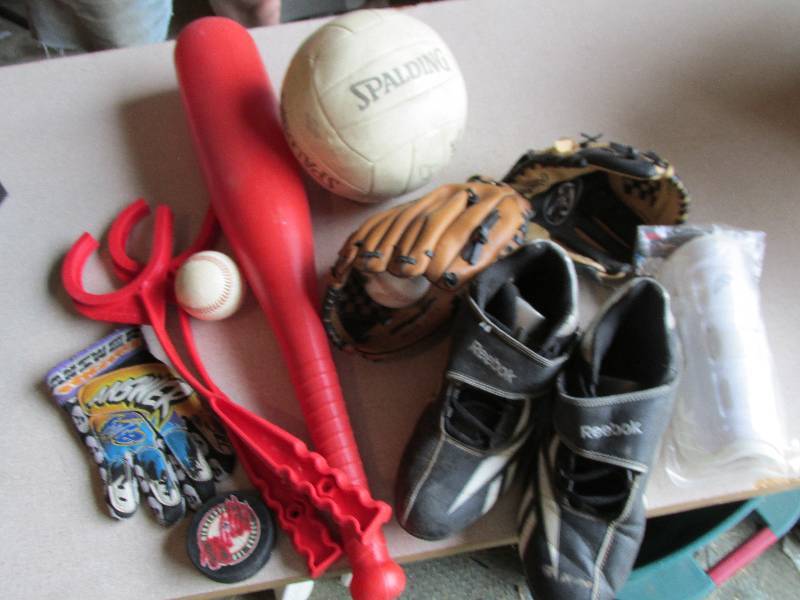 lot 168 image: Lot of sports equipment, includes b...