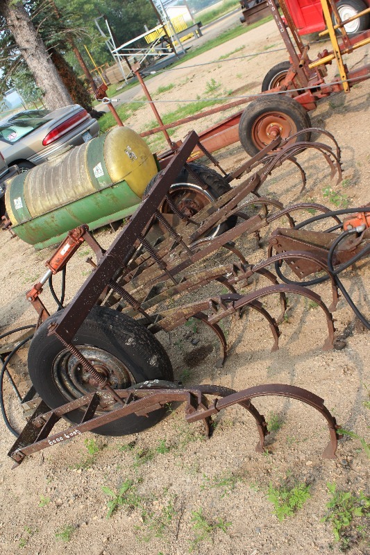 lot 6 image: Vintage Spring Cultivator
