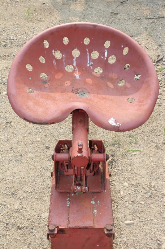 lot 13 image: Vintage Tractor Seat