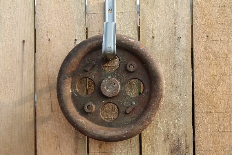 lot 28 image: Antique Valve Wheel