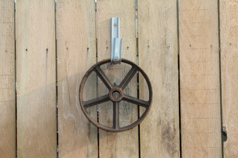 lot 35 image: Antique Pulley Wheel