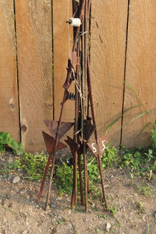 lot 55 image: 10 Count Electric Fence Posts