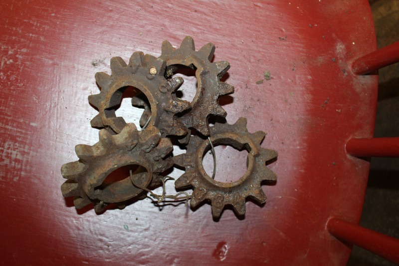 lot 73 image: Gears  Sprockets, set of 4