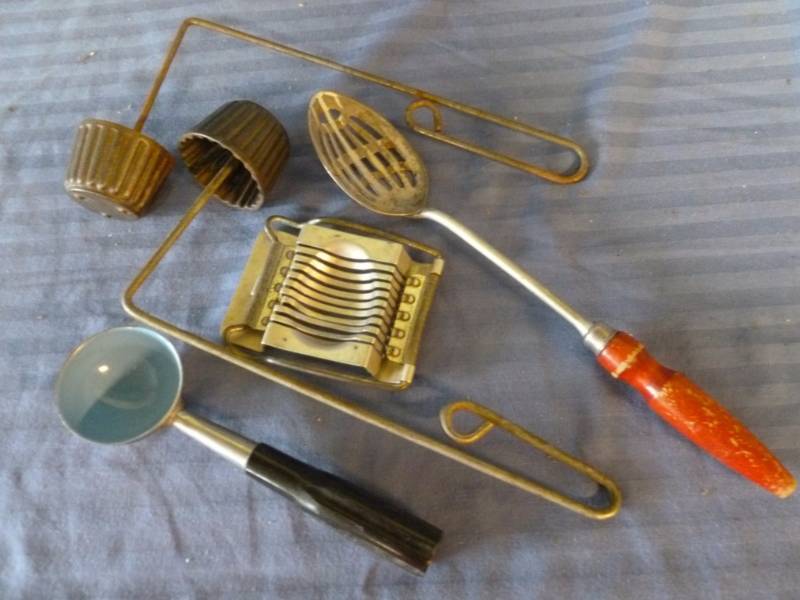lot 24 image: Vintage Kitchen Utensils