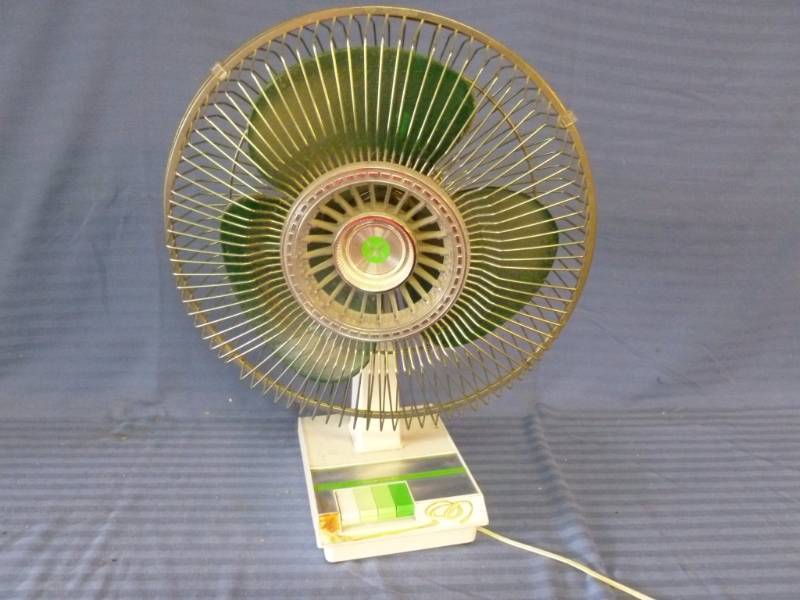 lot 41 image: Fan