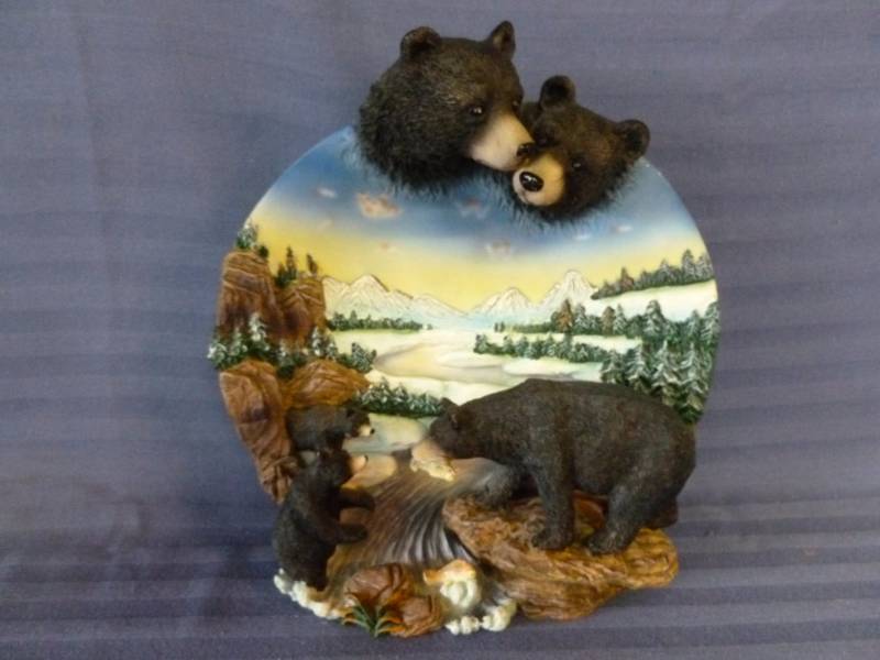lot 65 image: Bear Themed Decoration