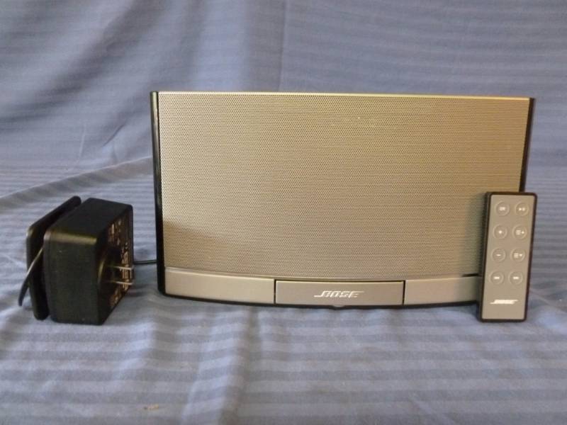 lot 118 image: Bose Sound Dock