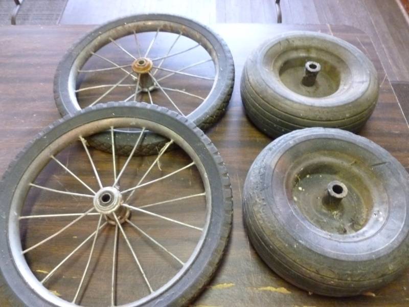 lot 136 image: Utility Cart Tires