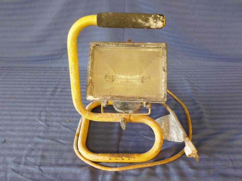 lot 138 image: Shop Light