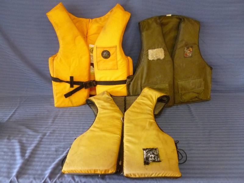 lot 141 image: Life Jackets