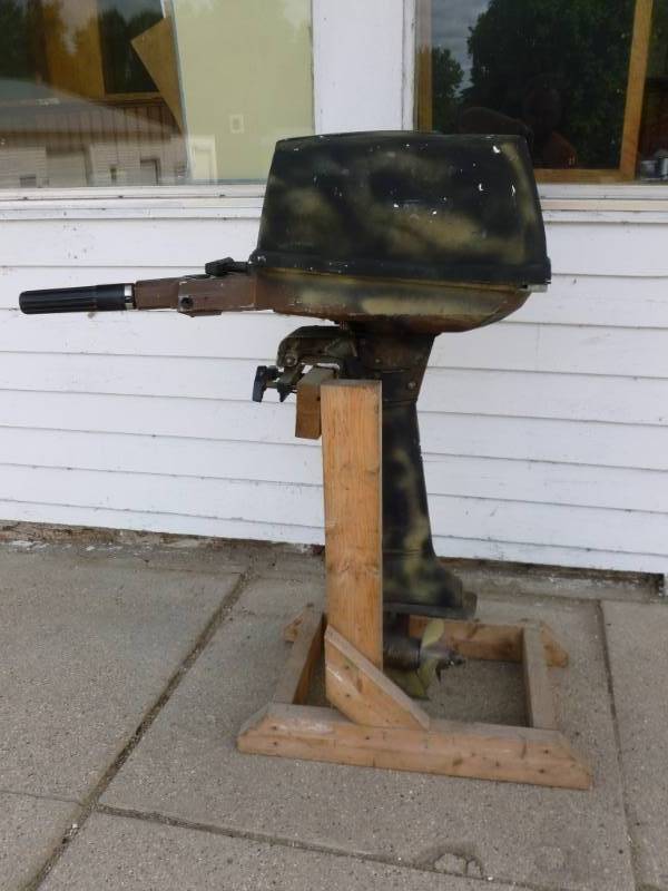 lot 2 image: Boat Motor