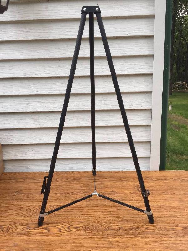 Expandable Tripod Stand