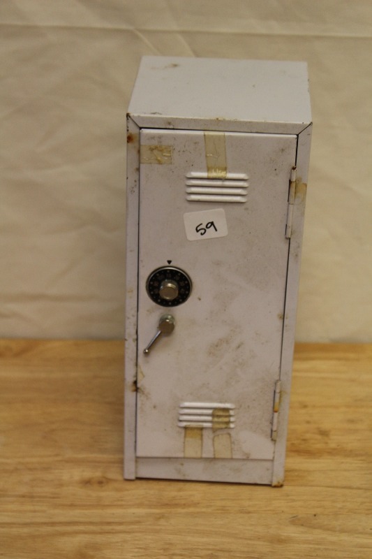 lot 59 image: Metal Locker  Safe