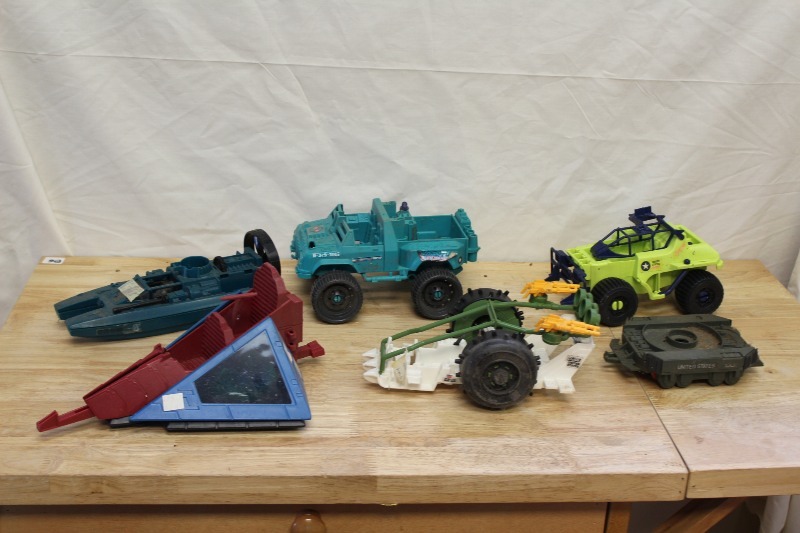 lot 78 image: Vintage GI Joe and other Military Toys