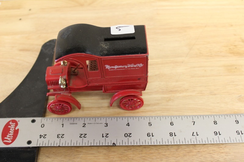 lot 5 image: ERTL 1905 Fords First Delivery Car
