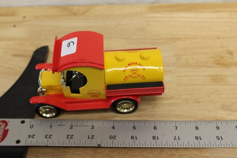 lot 6 image: Gearbox 1912 Ford Model T Delivery Car
