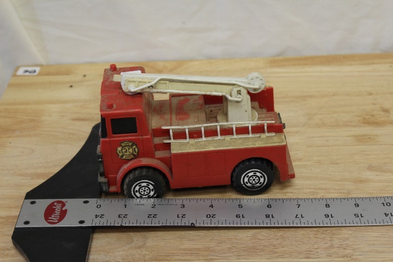 lot 17 image: 1975 Ideal Toy Co. Fire Truck