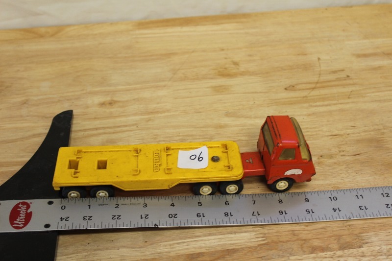 lot 90 image: TONKA Vintage Truck