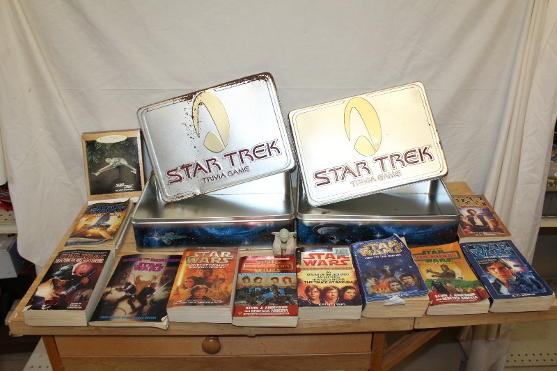 lot 99 image: Star Wars Lot